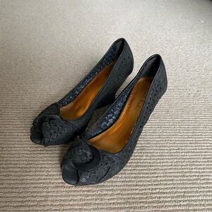 Black Peep-Toe Laser Cut Heel Pumps - size EU 37 / US 6.5